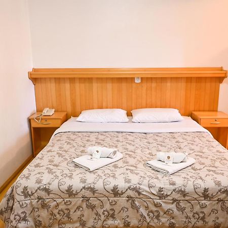 Hotel 13 Linden Treze Tílias Kültér fotó